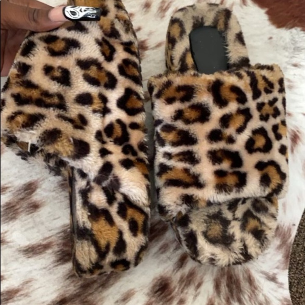 Almost new fuzzy platform slides